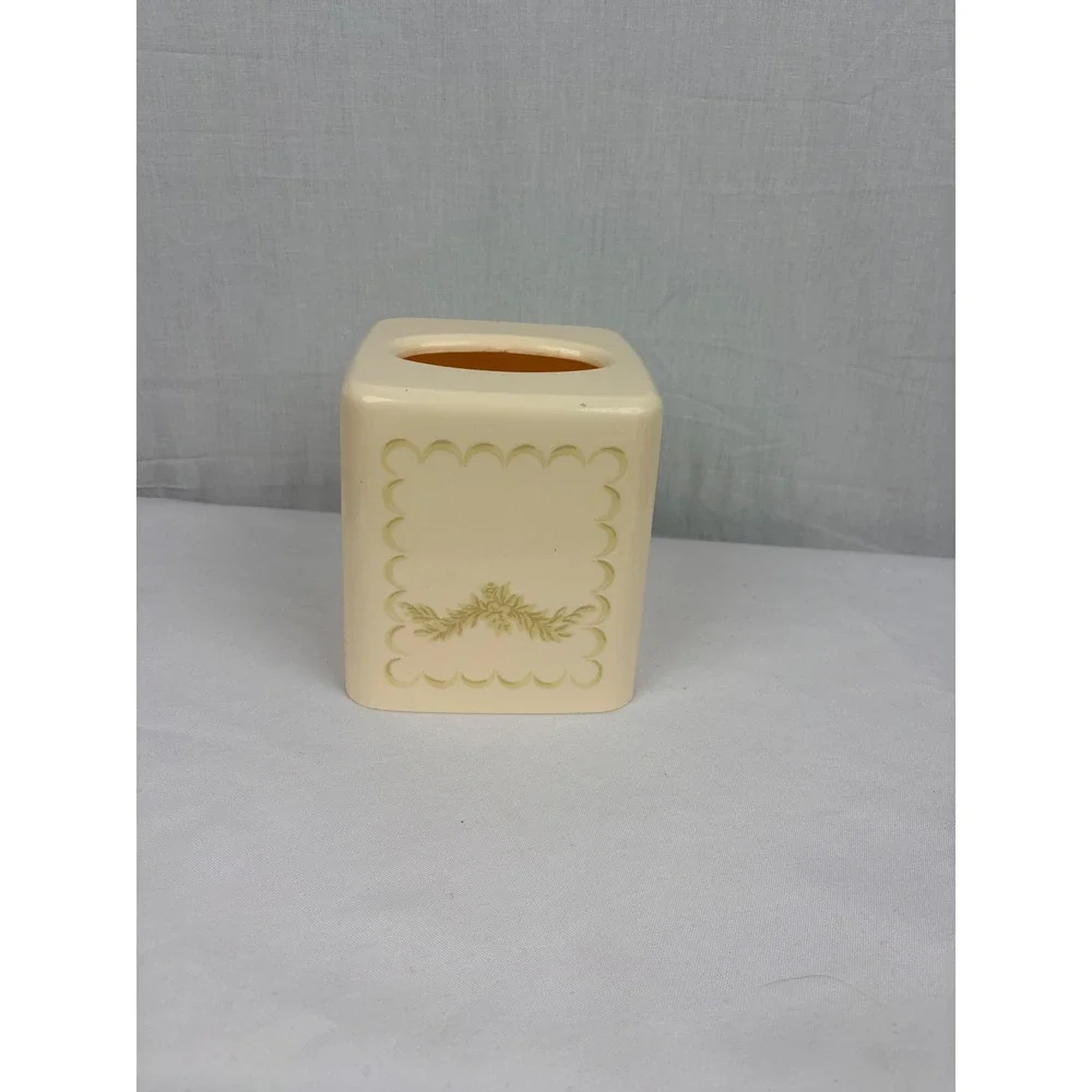 Vintage Victorian Ecru Tissue Box Cover Scalloped Floral Boutique Square Cream